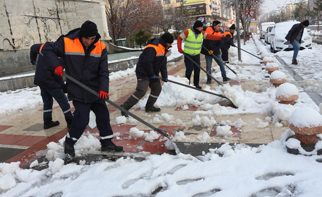 Batman’da onlarca köy ve mezra yolu kar nedeniyle ulaşıma kapandı