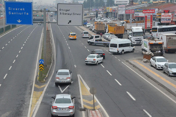 BU YOL KAZALARA DAVETİYE ÇIKARIYOR!