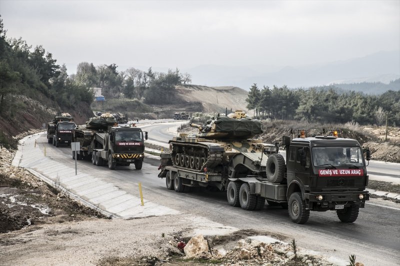 Suriye sınırına askeri sevkiyat devam ediyor