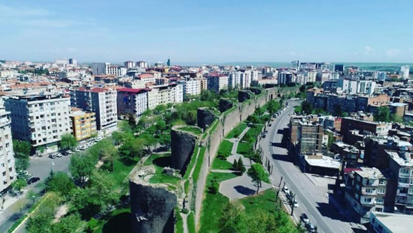 Sokağa çıkma yasağı Diyarbakır’da uygulanmayacak..