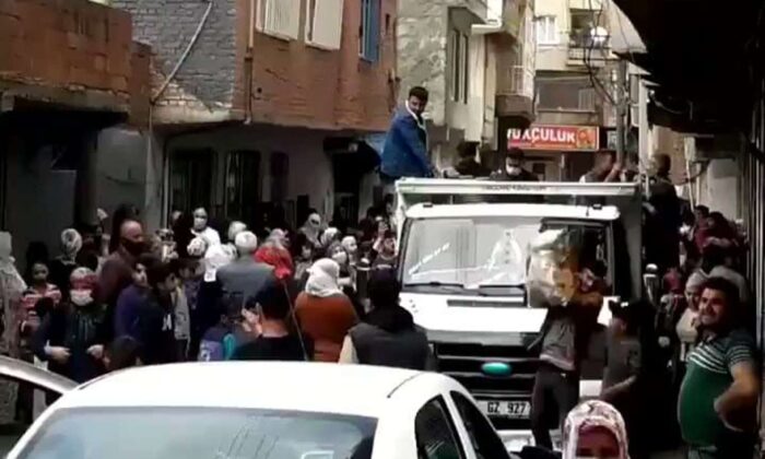 Diyarbakır’daki patates dağıtımı görüntüsüne soruşturma!