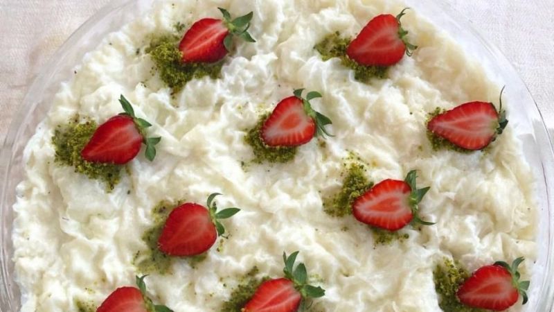 Fresh Çilek Soslu Güllaç Tarifi