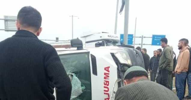 Diyarbakır'da Ambulans Kazası! 1 Kişi Öldü, 6 Kişi Yaralandı..