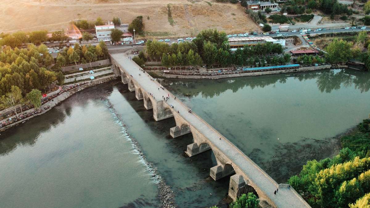 Diyarbakır’da On Gözlü Köprü’deki fahiş fiyatlara tepki!