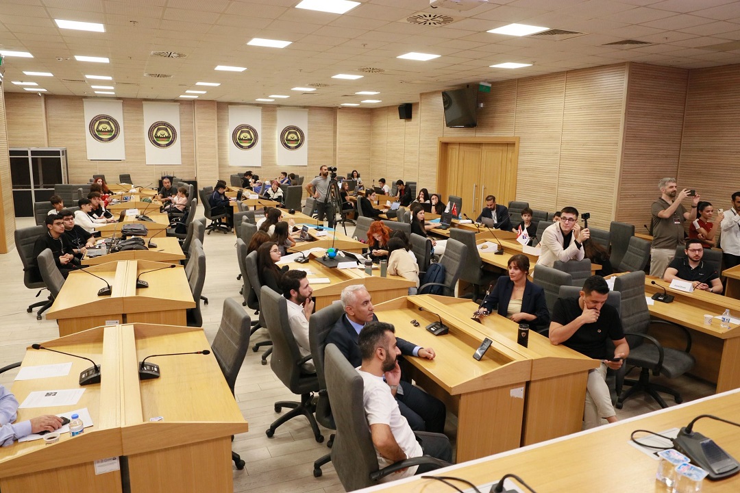 ‘Bilim ve Teknoloji Hackathonu’ Diyarbakır’da başladı.