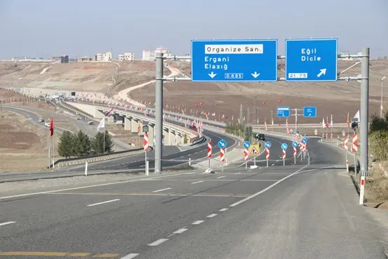 Diyarbakır’a 3 dev karayolu yatırımı