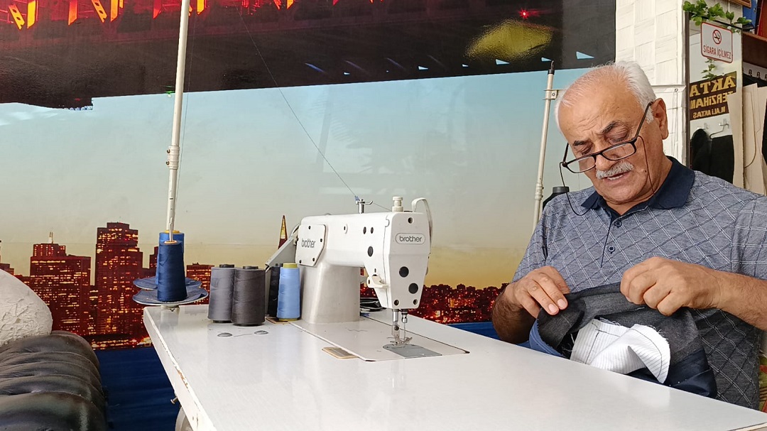 VİDEO- Diyarbakırlı Terzi Ali Aktaş 57 Yıllık Meslek Hikâyesini anlattı
