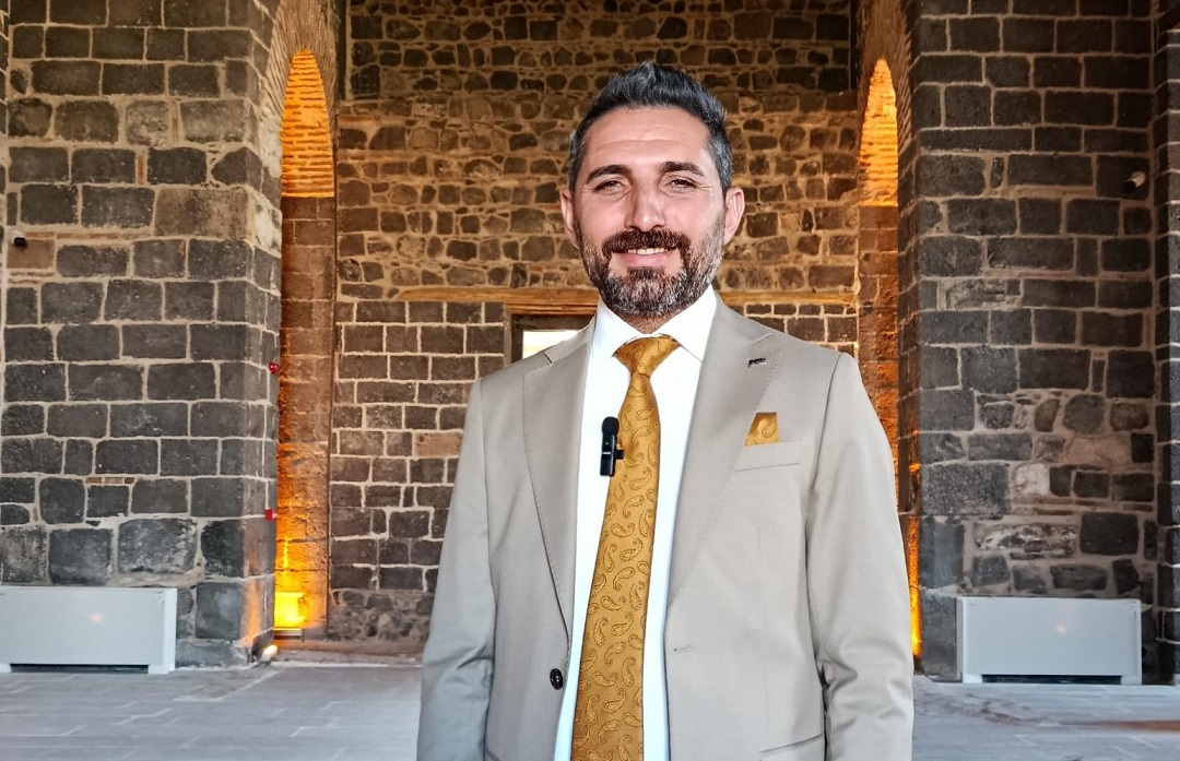 VİDEO- S.T. George Kilisesi’nde parmak izi detayı ziyaretçi akını başlattı