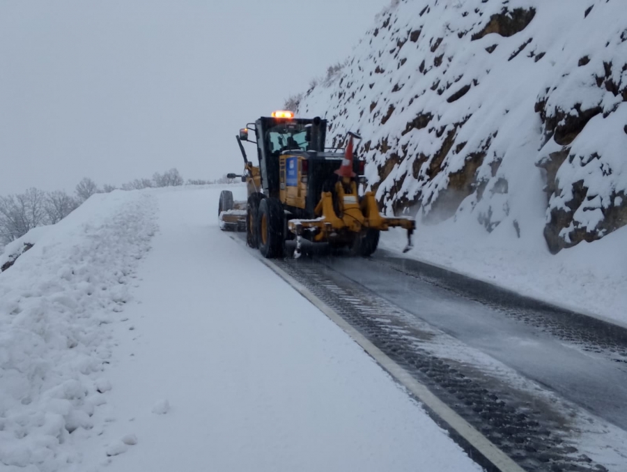 Diyarbakır’da ulaşıma kapanan yollar için çalışma başlatıldı