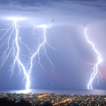 Diyarbakır'da yıldırım isabet eden iki kuzen hayatını kaybetti!