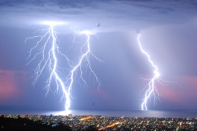 Diyarbakır'da yıldırım isabet eden iki kuzen hayatını kaybetti!