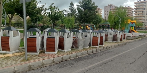 Diyarbakır’da park mobilyaları çürümeye terk edildi!